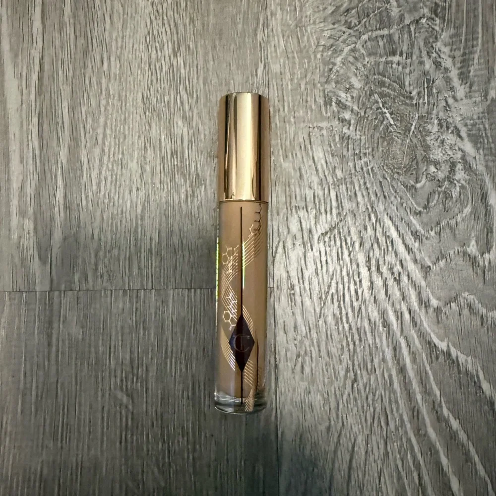 Charlotte Tilbury 10 tan